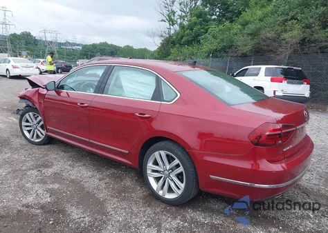 2017 Volkswagen Passat 1.8T Sel Premium z USA, uszkodzony, nr VIN 1VWCT7A35HC071630